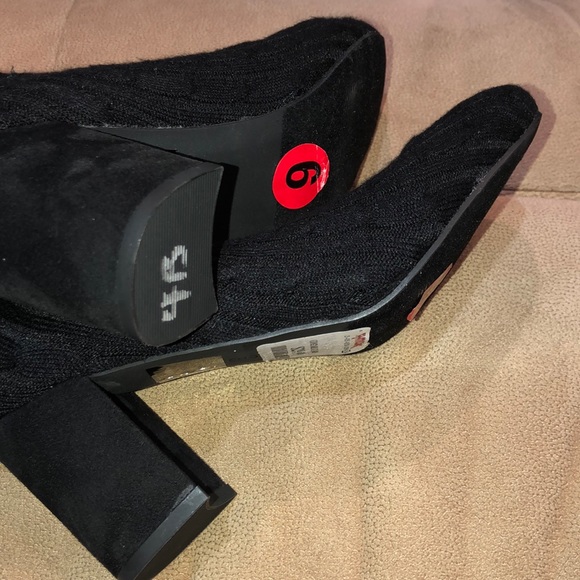 Catherine Malandrino Women's Black Pulley Boot - Picture 5 of 5